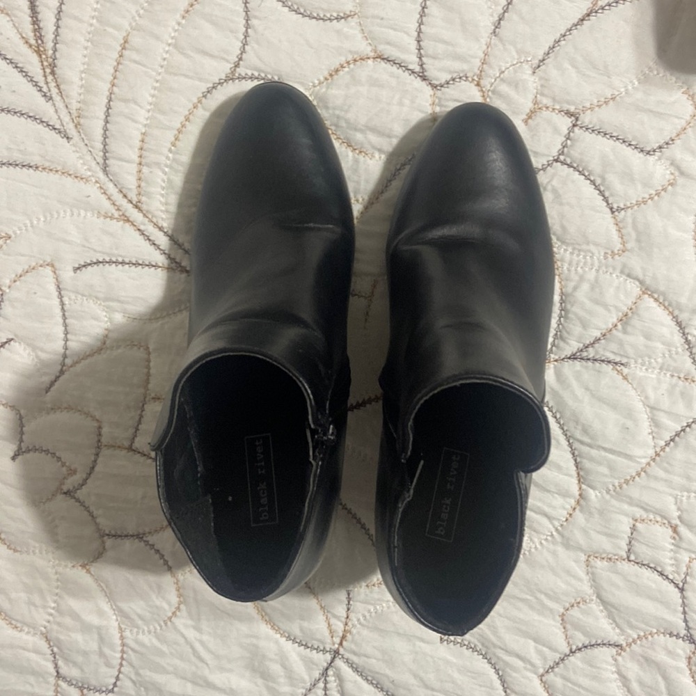 Black Rivet, size 10, zipped up sides, heeled booties